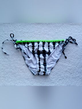 VENUS White and Black Tie-Dye Bikini Bottom with Neon Green Trim, Size 2-4